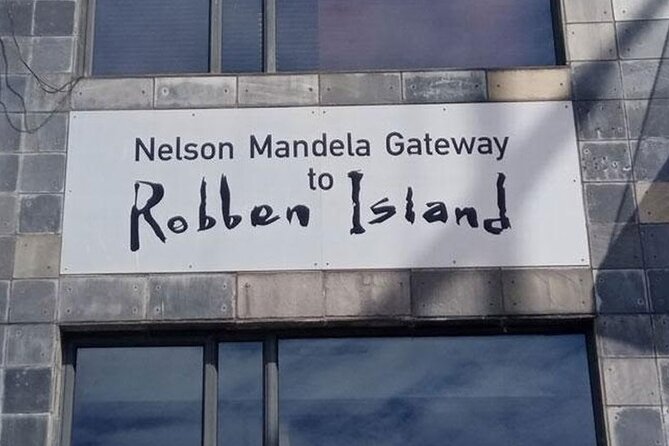 Robben Island Guided Tour & Two Ocean Aquarium with tickets - What you’ll find at the Two Oceans Aquarium
