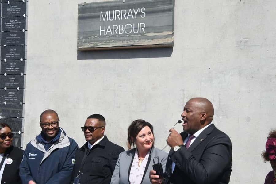 Robben Island Museum and Cape Town City Tour - Greenmarket Square is the final browsing stop