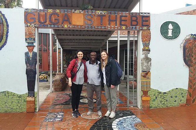 Robben Island Nelson Mandela's Prison Museum + Township Tour incl Ferry Tickets - The guides can shape the whole day