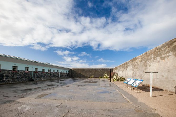 Robben Island Tour - Hotel Pick-Ups & stops at interesting places pre/post tour - Who will appreciate this tour most?