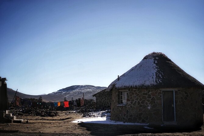 Sani Pass Tour into Lesotho from Underberg and Himeville - Crossing into Lesotho at the mountain border