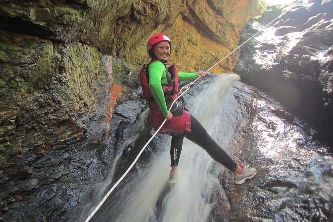 Short Canyoning Trip in The Crags - The first abseil sets the tone
