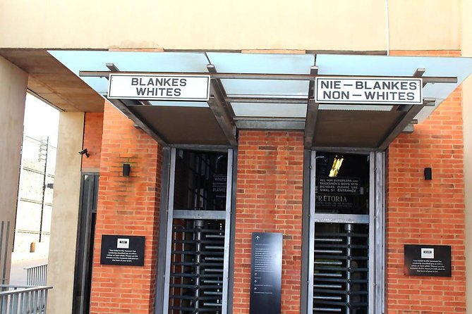 Soweto and Apartheid Museum Guided Tour - Vilakazi Street and Mandela House