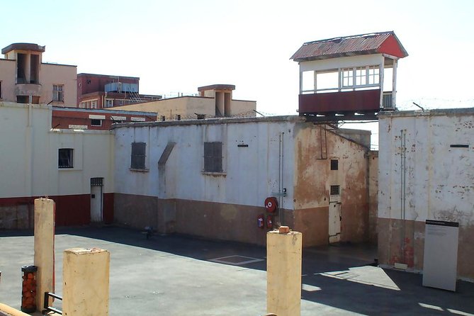 Soweto and Apartheid Museum Guided Tour - Lunch, water, and what the price covers
