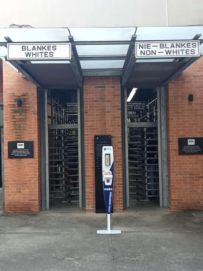 Soweto and apartheid museum tour(Half-day) - Mandela House brings the story down to one home