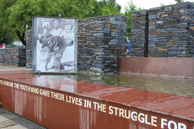 Soweto & Apartheid Museum Tour - Chris Hani Baragwanath Hospital and the scale of Soweto