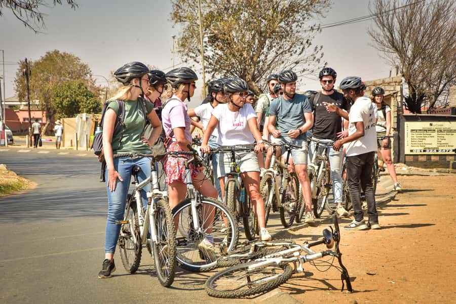 Soweto Food & Beer Bike Tour - The final photo stop and return to 7346 Kumalo Street