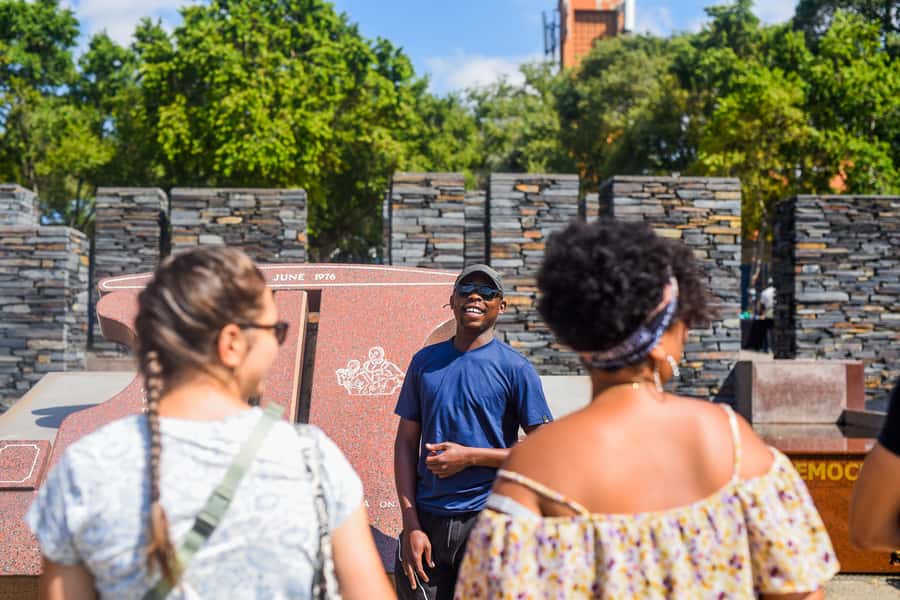Soweto: Guided Bicycle Tour with Lunch - Kota lunch on Vilakazi Street