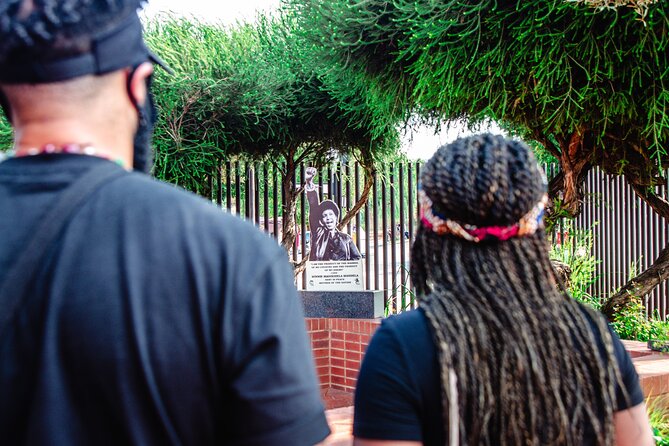 Soweto Walking Tour with Lunch - Mandela House and the cost of entry