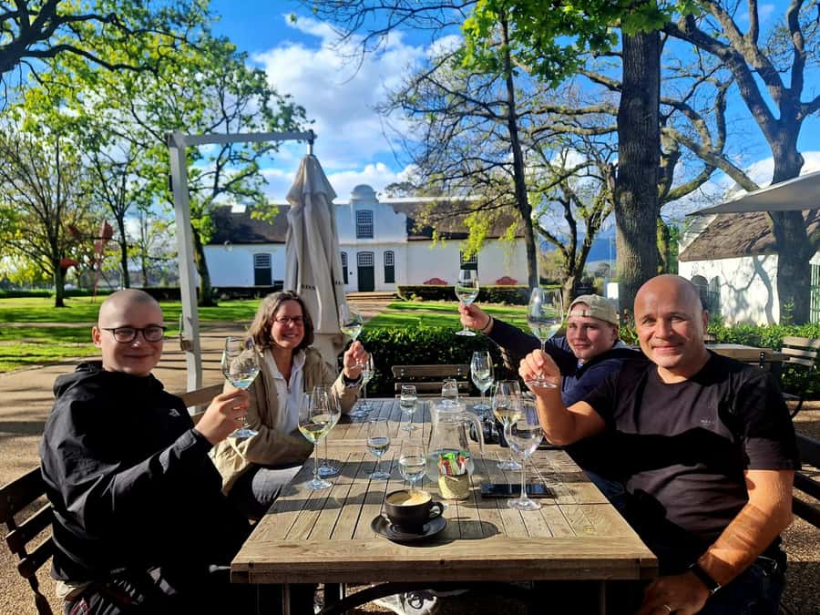 Stellenbosch: Daily Diffirent small group full day wine tour - Why this Stellenbosch tour feels different
