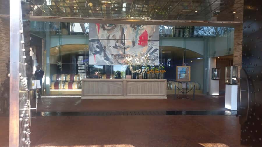 Stellenbosch, Franshoek ,Paarl Region (20 wine tastings) - Franschhoek, French influence, and the Huguenot Monument