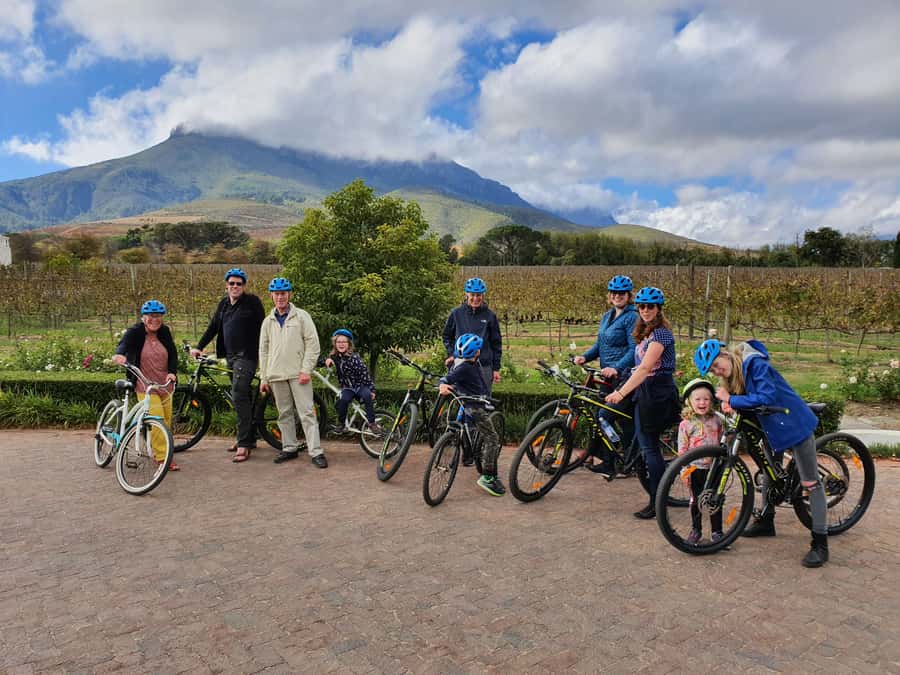 Stellenbosch: Historical Bike Tour & Wine Tasting - A four-hour route from oak-lined streets to mountain vineyards
