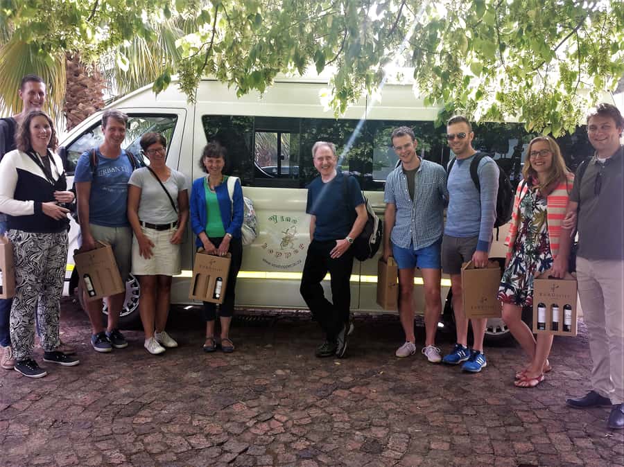 Stellenbosch: Hop-On Hop-Off Northern Route Wine Tour - Simonsig for bubbles and a gentle start