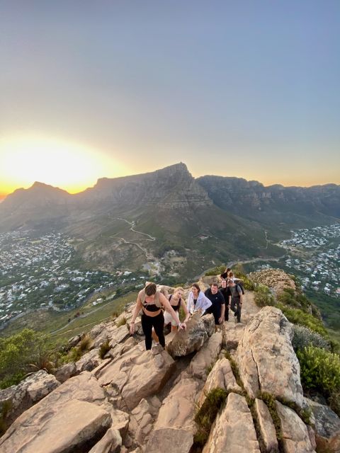 Sunrise & Sunset Lion's Head Hike + Hotel Pick-Up - What the guide adds beyond route finding