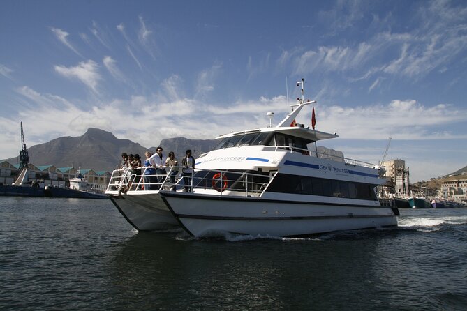 Sunset Champagne Cruise from Cape Town - Crowding, seating, and the boat you may actually board