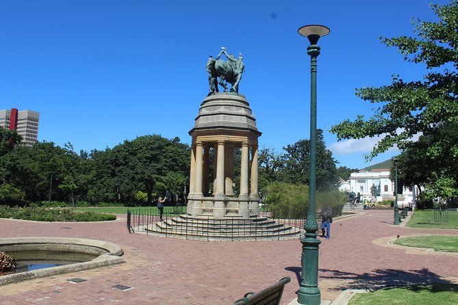 Table Mountain Cape Town City Tour Kirstenbosch Gardens +Tickets - Company’s Gardens and central Cape Town history