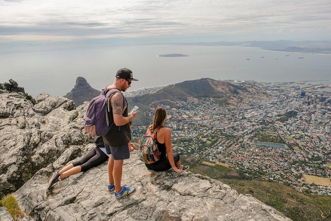 Table Mountain Summit Hike via Kasteelspoort - Starting in Bakoven and climbing toward the 12 Apostles