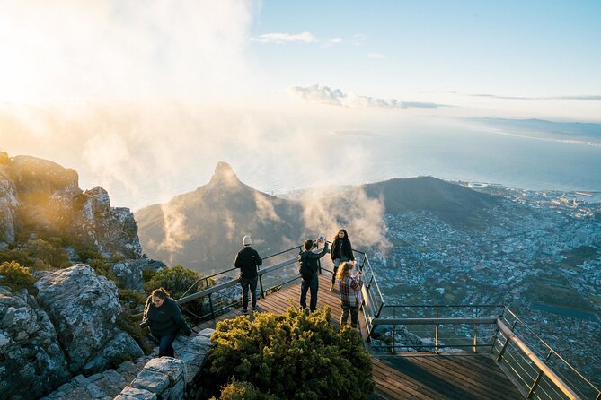 Table Mountain Summit Walk for the Whole Family - PRIVATE - Who should choose this Table Mountain walk?