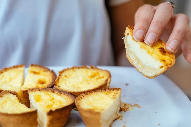 The 10 Tastings of Cape Town With Locals: Private Food Walking Tour - Company’s Garden and two Cape Town classics